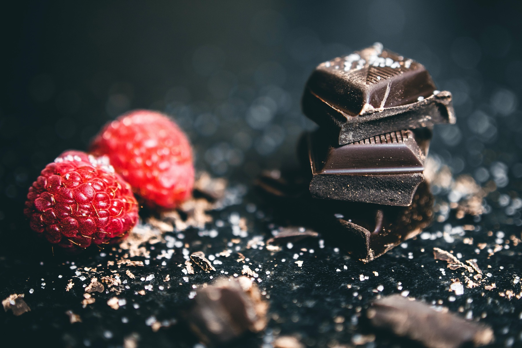 Så påverkar mörk choklad din hälsa: En bittersöt symfoni